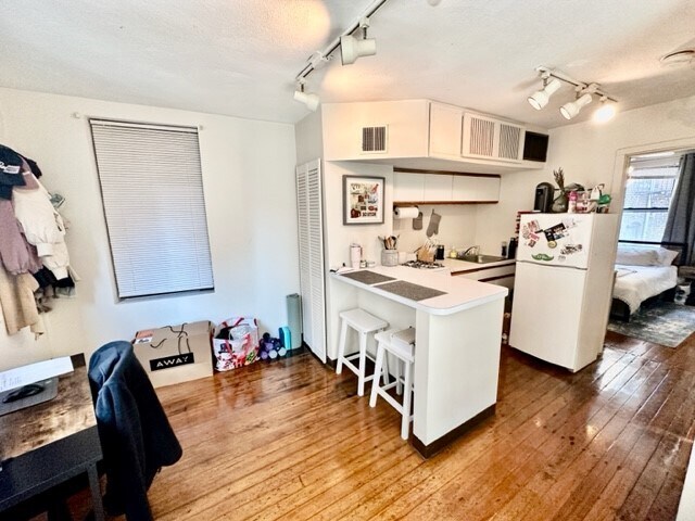 13 Charter St unit 2, Boston, MA 02113 - photo 6