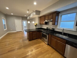 195 Condor St Unit 2, Boston, MA 02128
