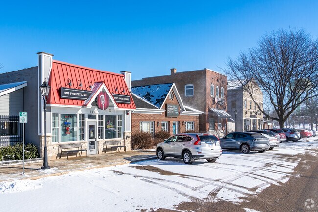 Bartlett's town center offers a variety of local restaurants and retail establishments.