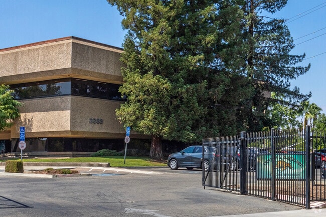 Carter G. Woodson Public Charter School is an alternative school choice in Fresno.