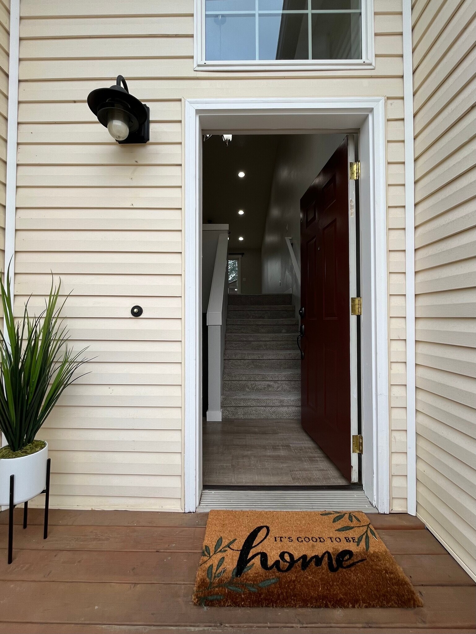 607 W 1st St, Newberg, OR 97132 - photo 1