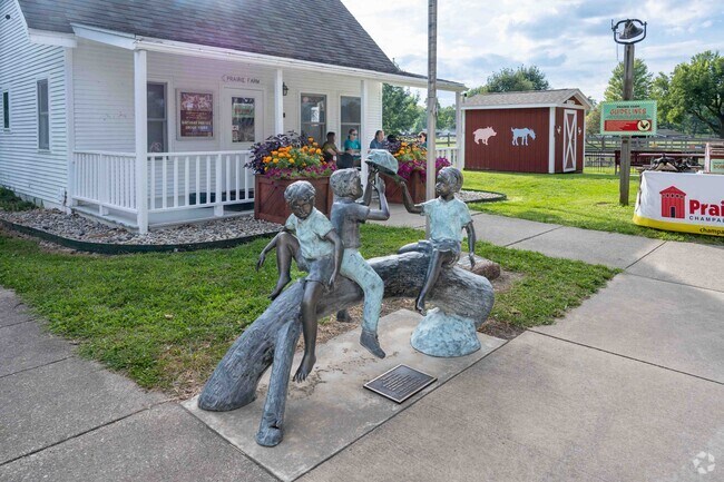 Located near Bolten Field is the Children's Prairie Farm which has a petting zoo for the kids.