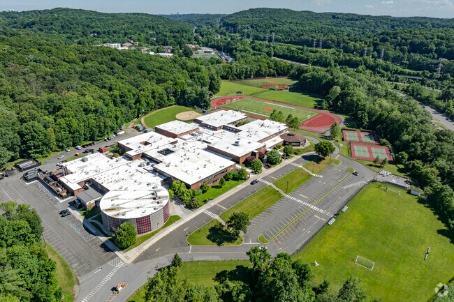 Briarcliff High School is located at 444 Pleasantville Road in Briarcliff Manor, NY.