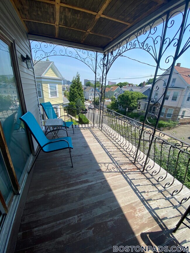 91 Glen St unit 2, Somerville, MA 02145 - photo 7