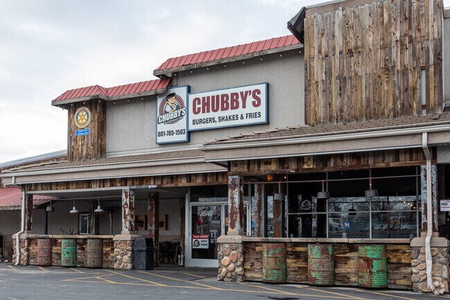 Enjoy a juicy burger or sweet shake from Chubby's in Pleasant Grove.
