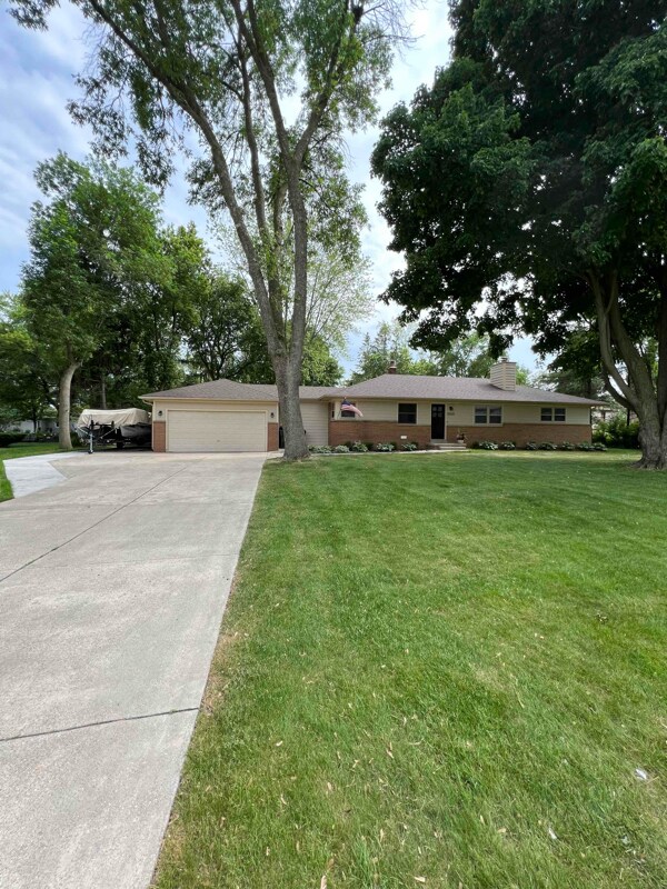 12525 W Joliet Cir, New Berlin, WI 53151