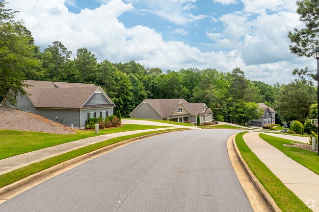 Tree-lined streets and quiet roads define Oakwood's neighborhoods, ideal for evening strolls.
