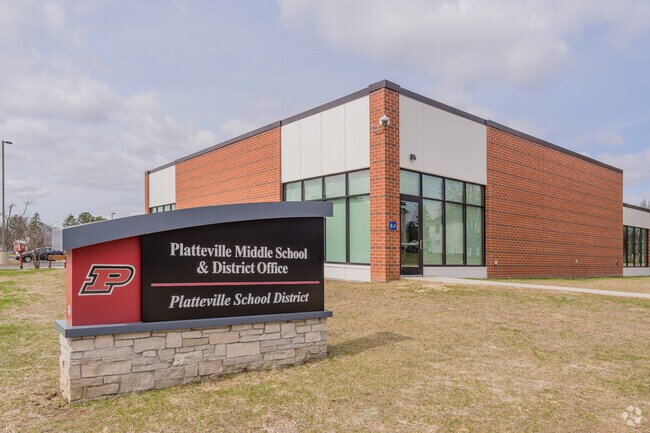 Platteville Middle School provides education in the Platteville area.