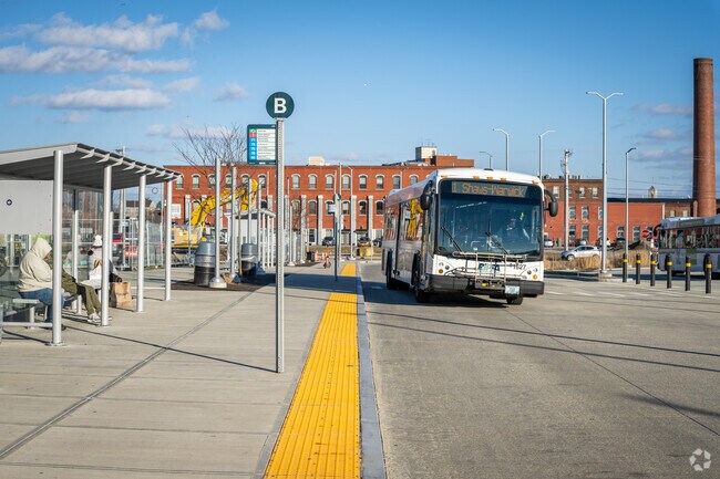 Pawtucket locals can travel to major cities via the reliable RIPTA bus service.