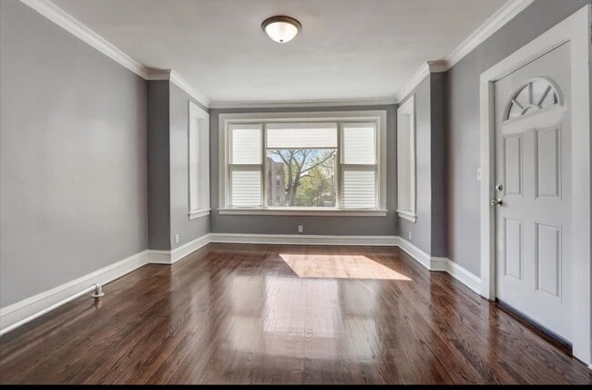 7923 S Clyde Ave unit Clyde SS 2, Chicago, IL 60617 - photo 2