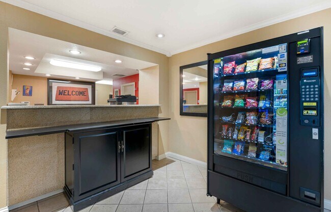 51 E State Pkwy, Schaumburg, IL 60173 - photo 4