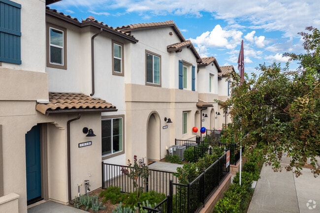 1856 W Merced Ave unit 36694597, West Covina, CA 91790 - photo 2