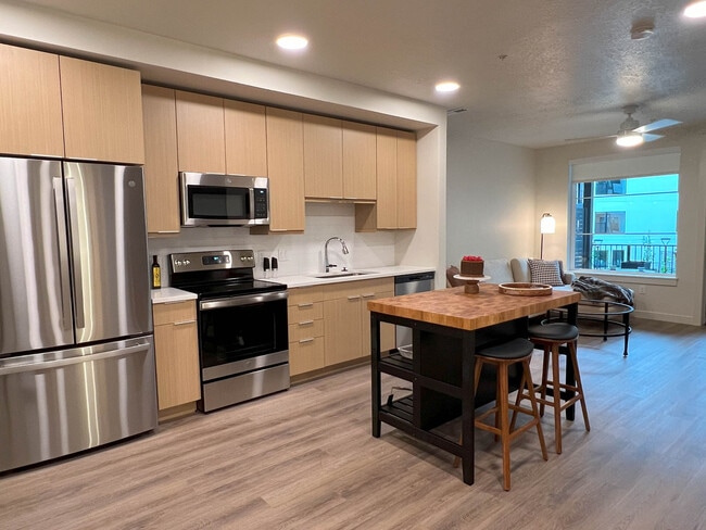 Grandeur Apartments, Holladay, UT 84117 - photo 3