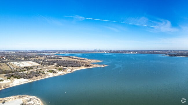 Centered around Benbrook Lake, the City of Benbrook provides suburban and country charm.