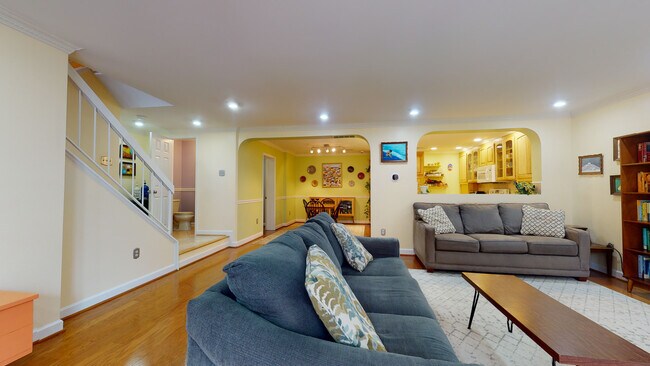 1635 S Hayes St unit A, Arlington, VA 22202 - photo 5