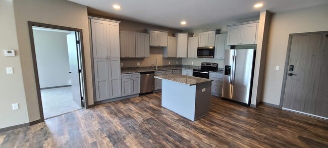 Riverside Flats of Melrose, Melrose, MN 56352 - photo 2