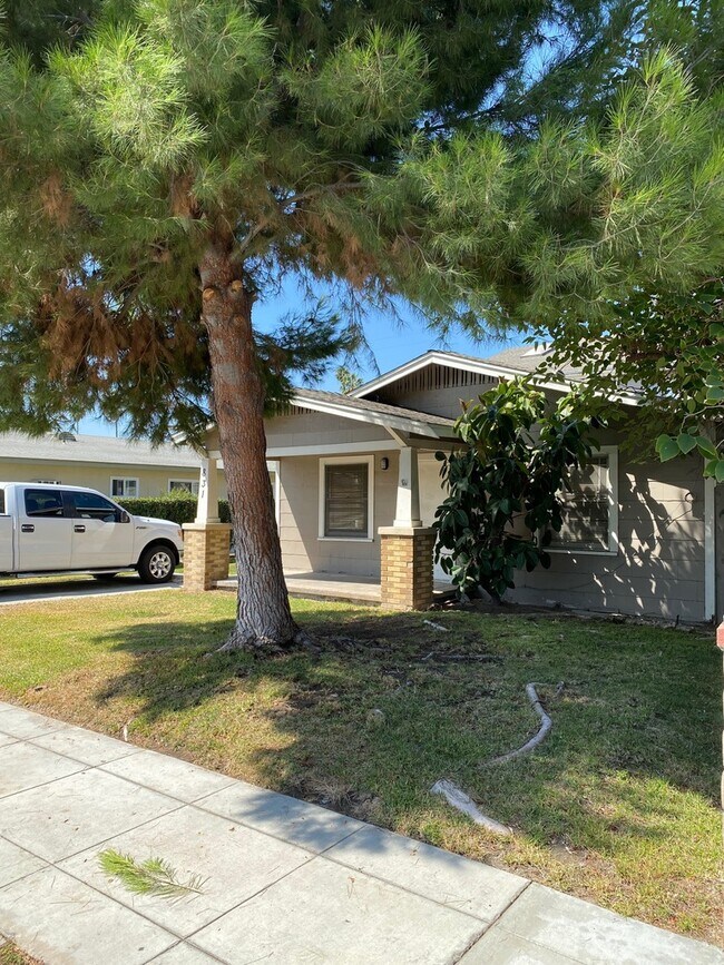 831 N Zeyn St Unit . B, Anaheim, CA 92805