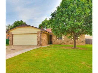 933 Windsor Ct, Yukon, OK 73099