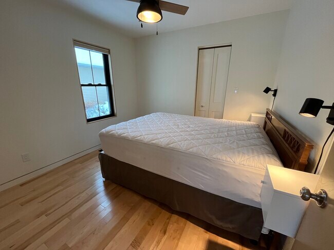 802 Heivly St, Decorah, IA 52101 - photo 5