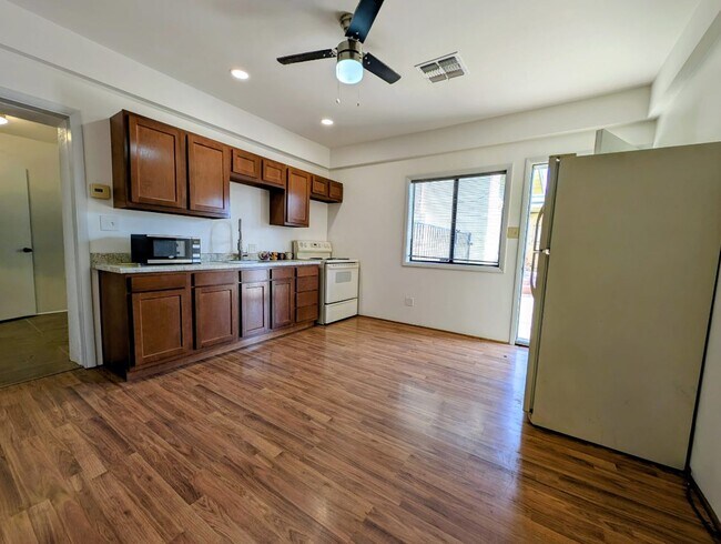 203 N Grande Ave unit Rear Unit, Tucson, AZ 85745 - photo 5