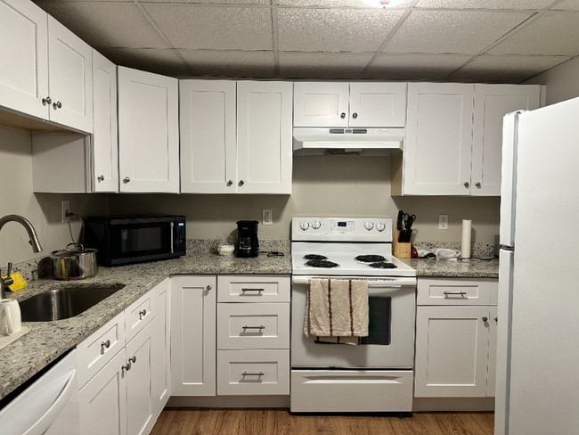 34 Brook St unit 3N, Manchester, NH 03104 - photo 3