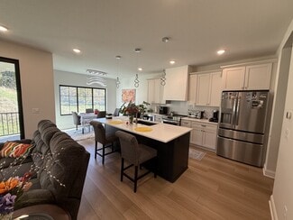 14147 Wilden Dr, Urbandale, IA 50323