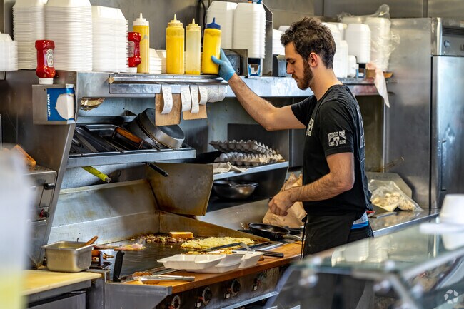 Enjoy a quick breakfast at any time of the day at Detroit One Coney Island.