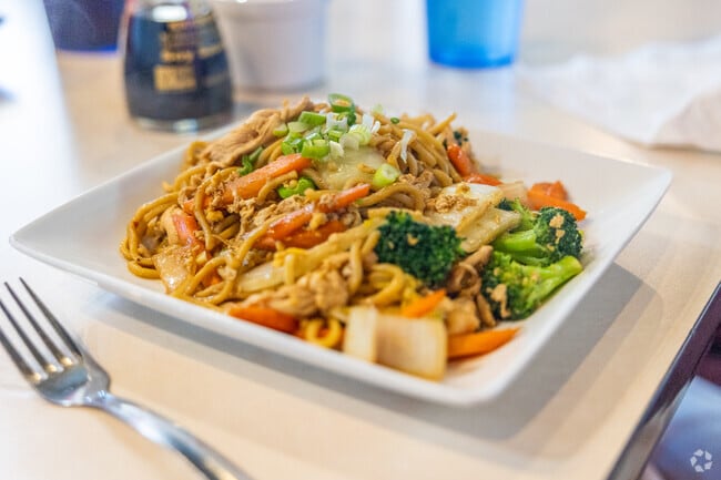Lisu Thai Kitchen brings classic Thai plates to East 31st Street.