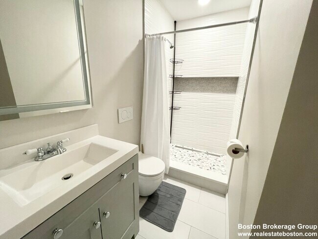 23 Newport St unit 2, Dorchester, MA 02125 - photo 4