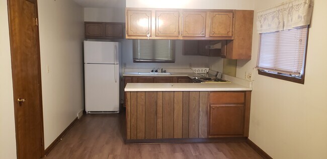 704 S 3rd St unit 2, Albion, NE 68620 - photo 5