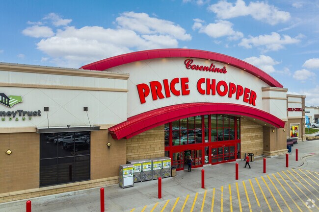Price Chopper in Kearney is the go-to grocery store for everyday essentials and fresh produce.
