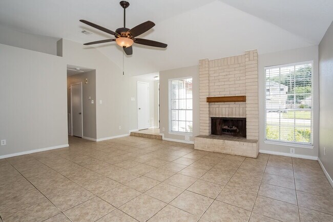 19523 Lake Hollow Ln, Houston, TX 77084 - photo 5