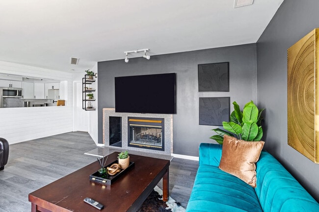 301 S Front St unit ID1354354P, Jeffersonville, IN 47130 - photo 7