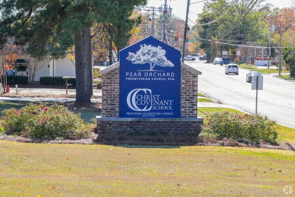Christ Covenant School is a private, Christian school located in Ridgeland Ms.