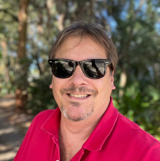 Agent Photo