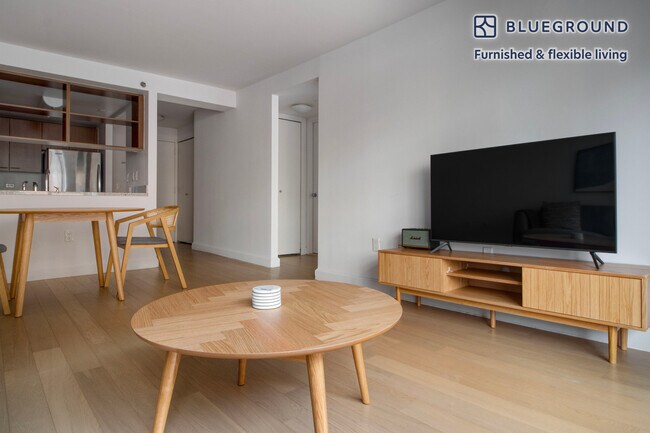 130 W 15th St unit FL6-ID1385, New York, NY 10011 - photo 4
