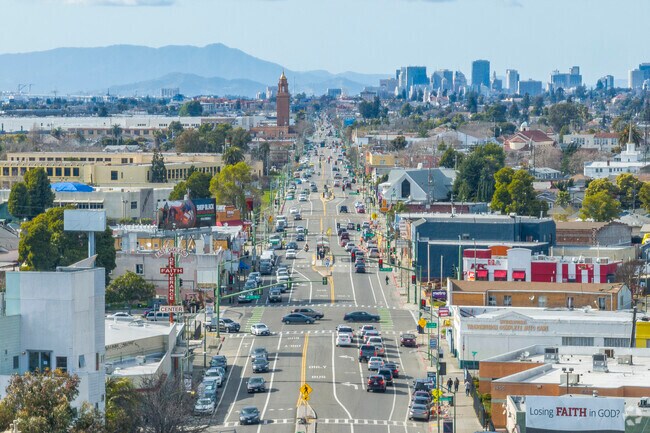 Hegenberger is an urban neighborhood close to downtown Oakland.
