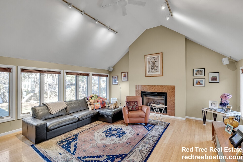 829 Chestnut St, Waban, MA 02468 - photo 1