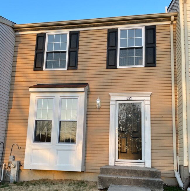 821 Angel Valley Ct, Edgewood, MD 21040