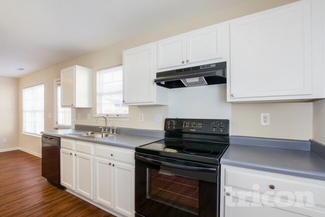 7117 Roaming Path Ct, Charlotte, NC 28214 - photo 7