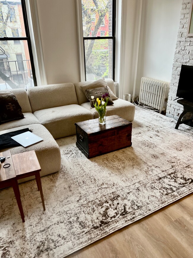 393 Clermont Ave Unit 3RD FLOOR, Brooklyn, NY 11238