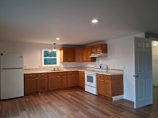 17 Dickey Ln Unit 17A, Bowdoin, ME 04287