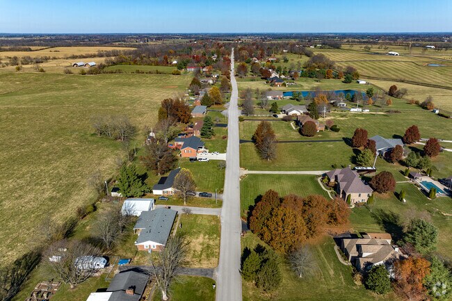 Homebuyers looking in Hutchinson-Monterey can expect to spend around $216 per square foot.