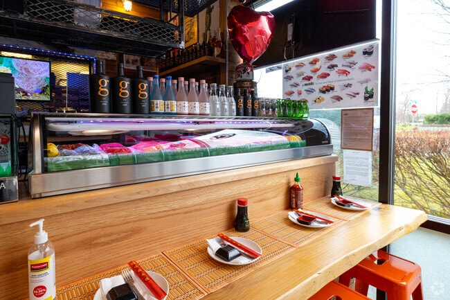 Oatfield residents can enjoy tastes of the sea at Ma-Kiin Thai and Sushi