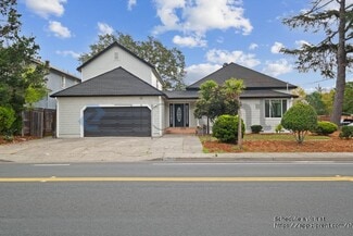 7920 Hembree Ln, Windsor, CA 95492