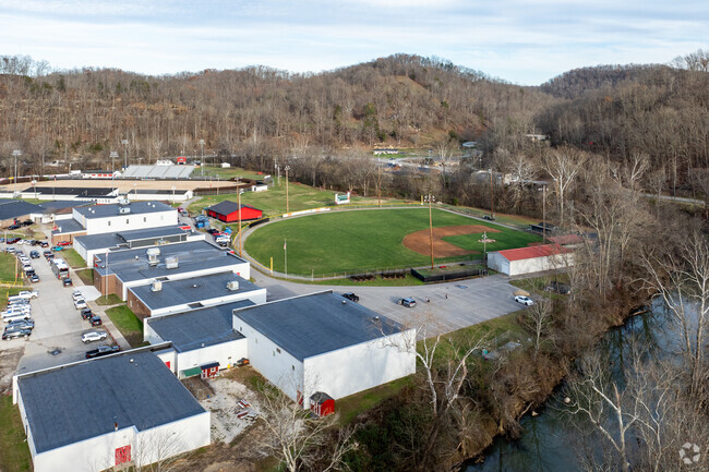 Wayne Middle School serves students from 6-8th grades.