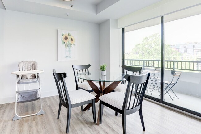 1550 Clarendon Blvd unit FL5-ID1024653P, Arlington, VA 22209 - photo 6