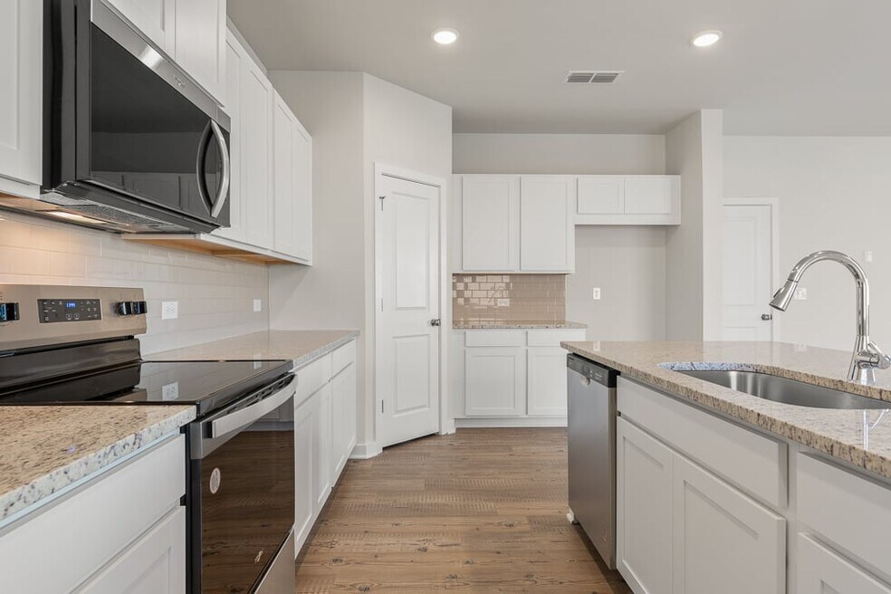 5308 Carodel Farm Way, Flowery Branch, GA 30542 - photo 1