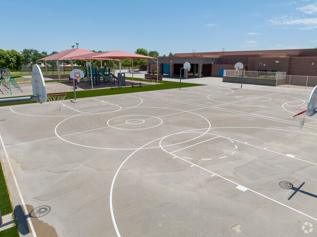 Basketball courts at Kyrene de la Esperanza School.