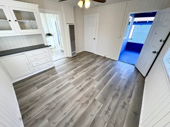 754 W Elberon Ave unit A, San Pedro, CA 90731 - photo 5